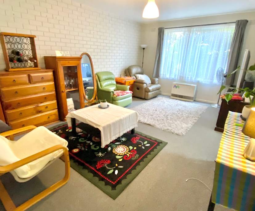Furnished room in a flatshare
