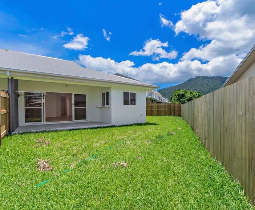 Whole property with 2 rooms for rent