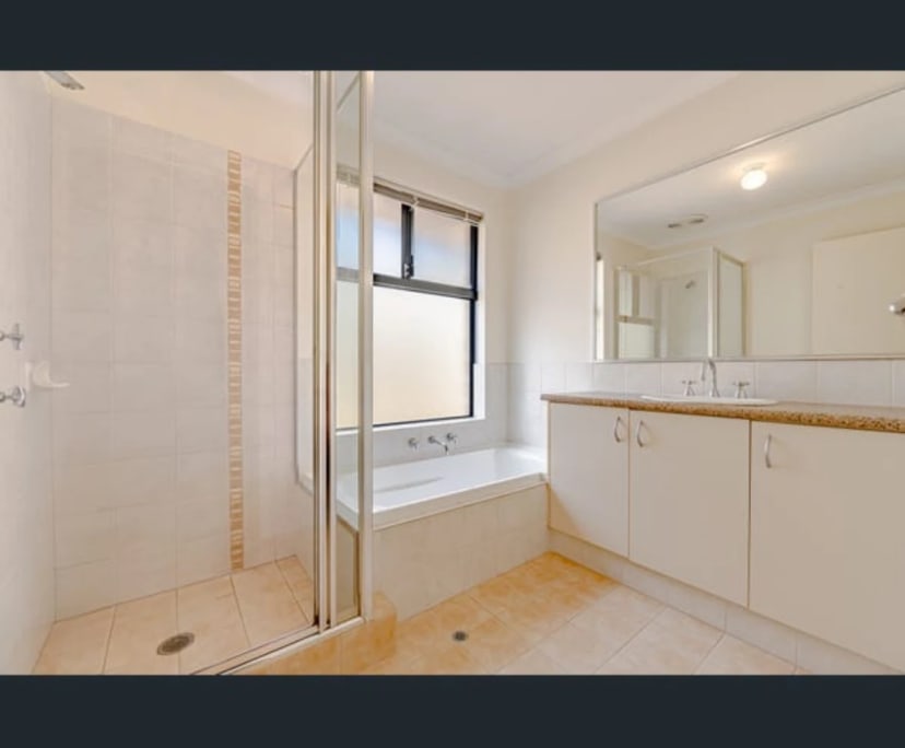 Room in a share house