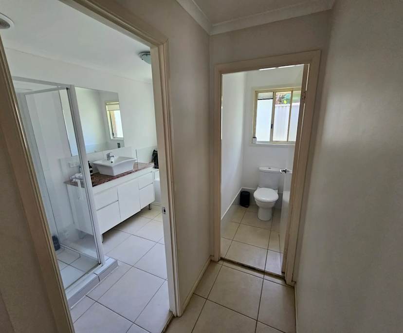 $350, Share-house, 3 bathrooms, Merrimac QLD 4226