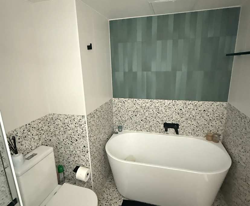 $850, 1-bed, 1 bathroom, Darlinghurst NSW 2010