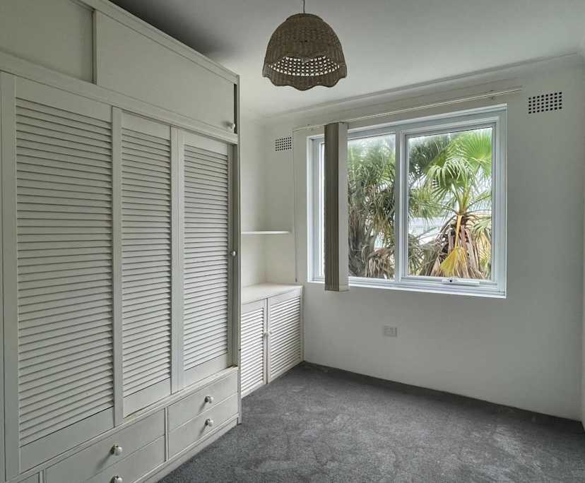 Unfurnished room in a flatshare