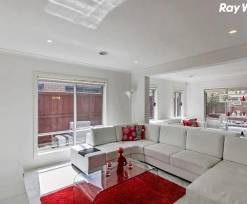 Unfurnished room in a share house