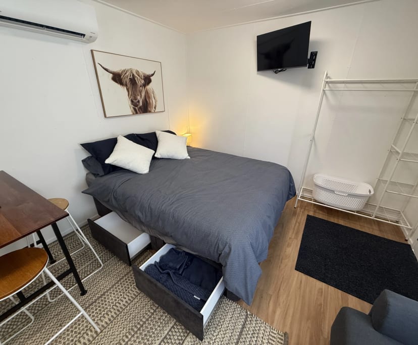 $350, Flatshare, 4 bathrooms, Parramatta Park QLD 4870