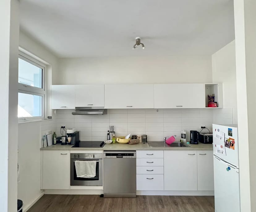 Furnished room in a flatshare