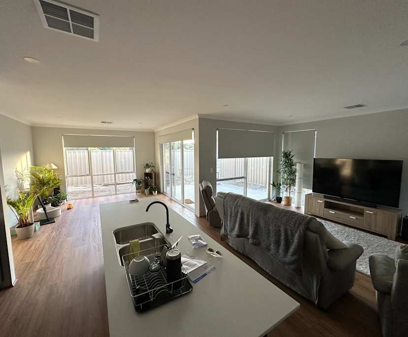 Unfurnished room with own bathroom