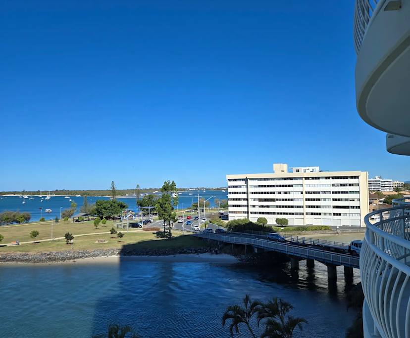 $375, Flatshare, 2 bathrooms, Runaway Bay QLD 4216