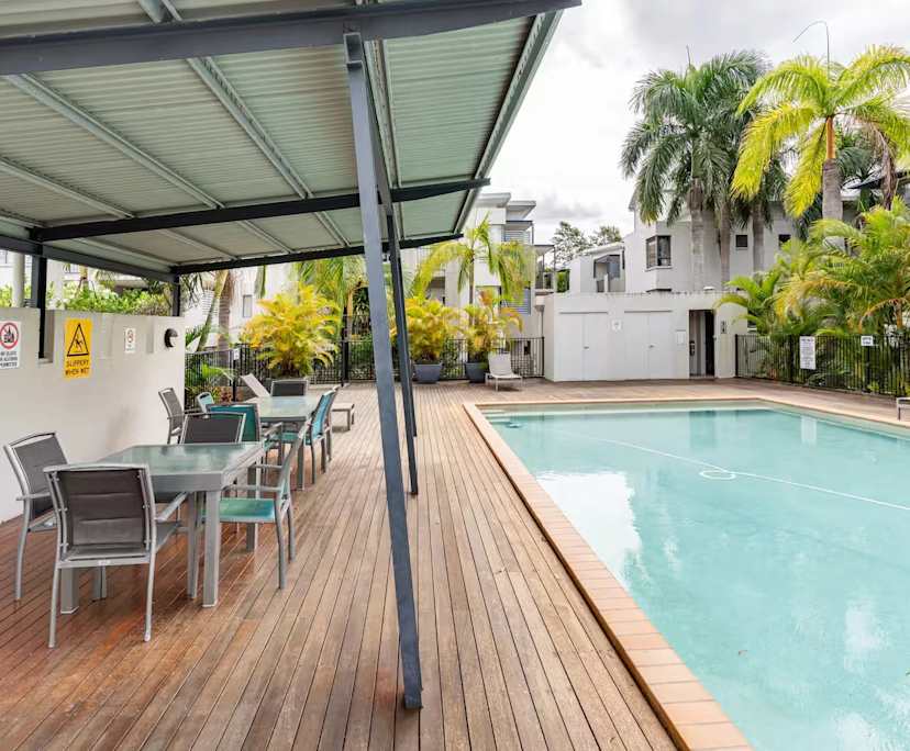 $1,000, Whole-property, 2 bathrooms, Toowong QLD 4066