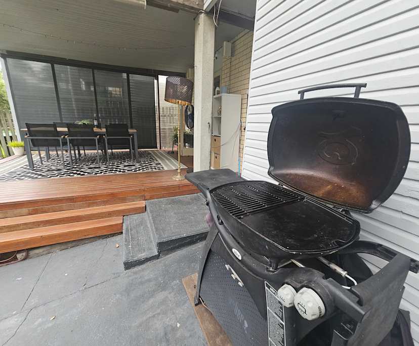 $330, Share-house, 3 bathrooms, Norman Park QLD 4170