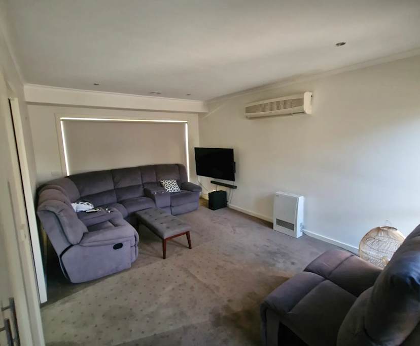 Unfurnished room in a share house