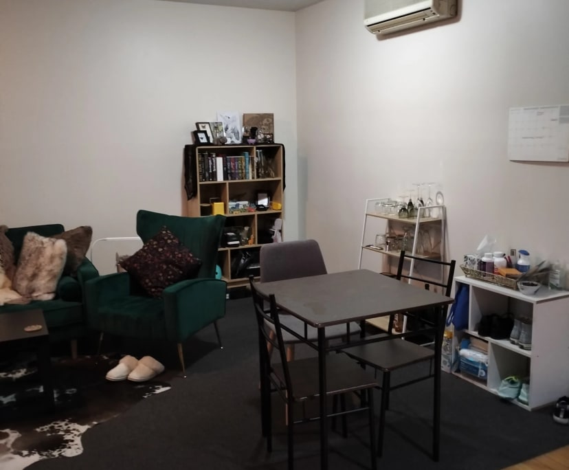 Unfurnished room in a flatshare