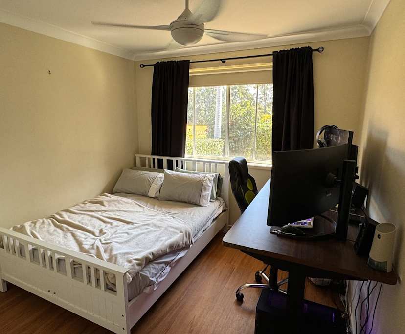 Furnished room in a share house