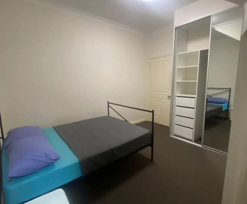 Furnished room in a flatshare