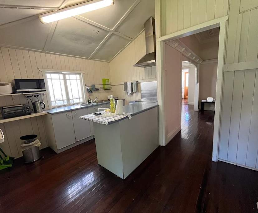 $330, Share-house, 3 bathrooms, Woolloongabba QLD 4102