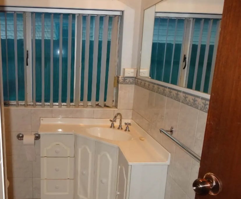 Whole property with 4 rooms for rent