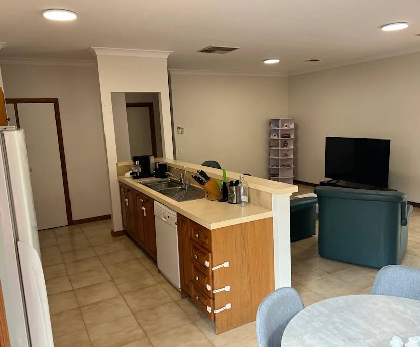 $350, Student-accommodation, 4 bathrooms, Glenside SA 5065