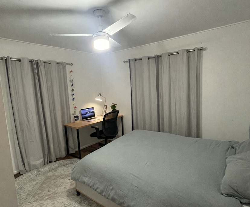 Room in a share house