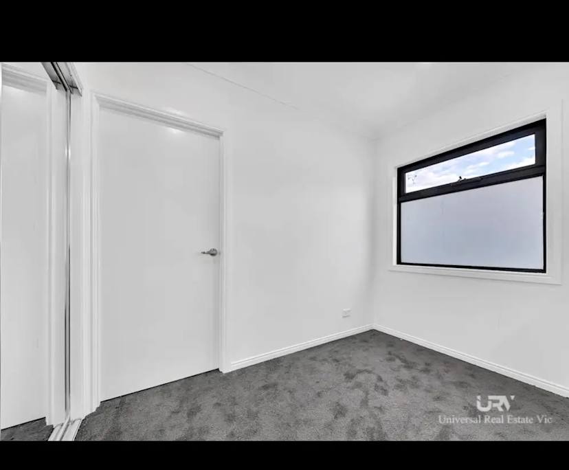 Unfurnished room with own bathroom