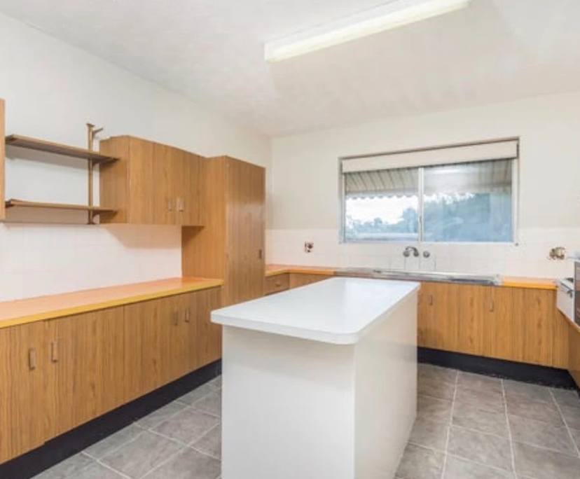 Unfurnished room in a share house