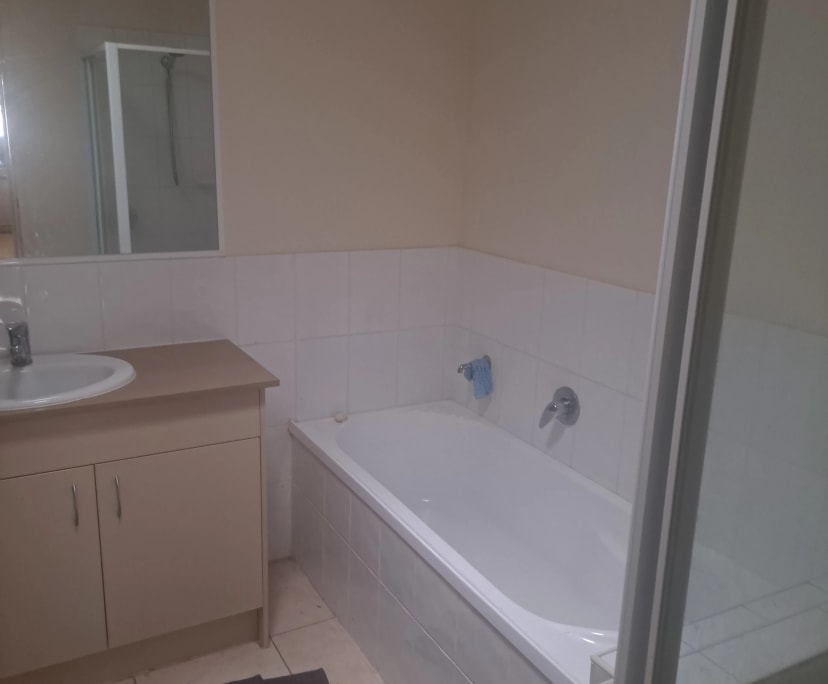 $240, Share-house, 3 bathrooms, Redbank QLD 4301