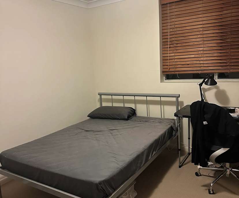 Unfurnished room in a flatshare