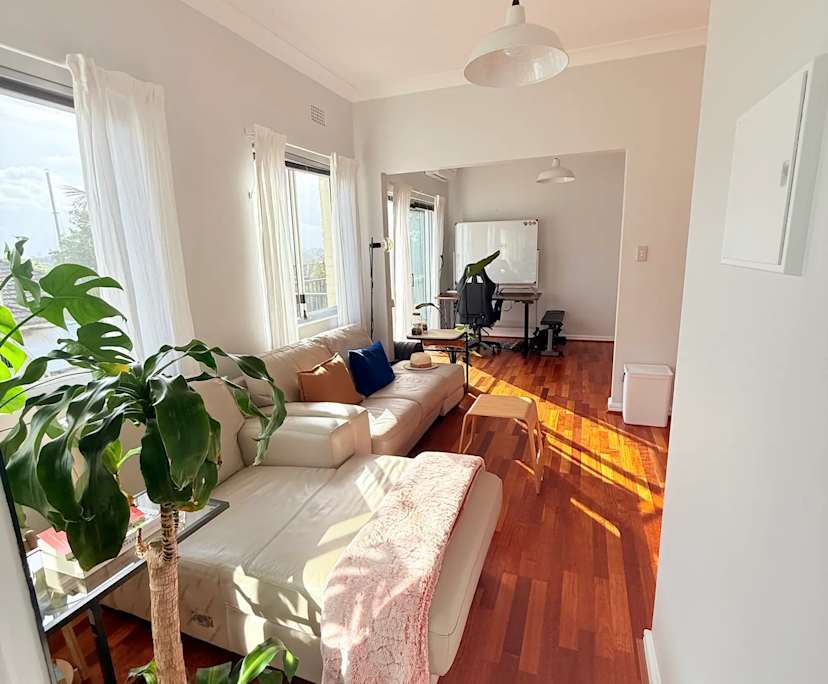 Whole property with 1 room for rent