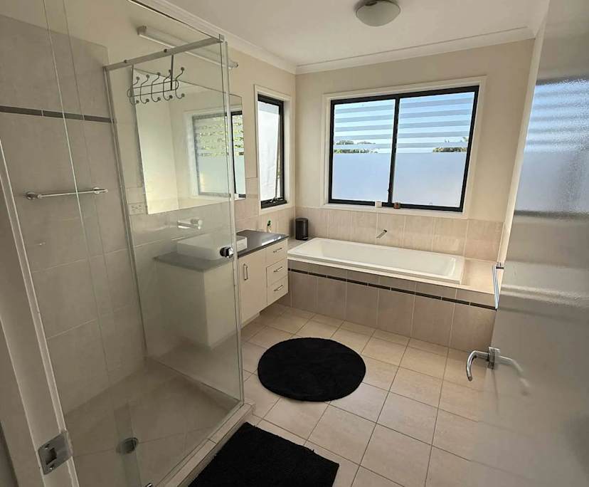 $280, Share-house, 4 bathrooms, Little Mountain QLD 4551