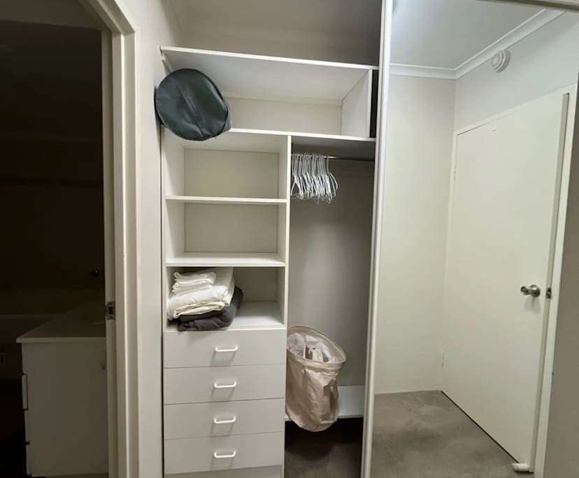 Furnished room with ensuite in a flatshare