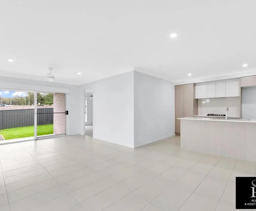 $350, Share-house, 4 bathrooms, Thornton NSW 2322