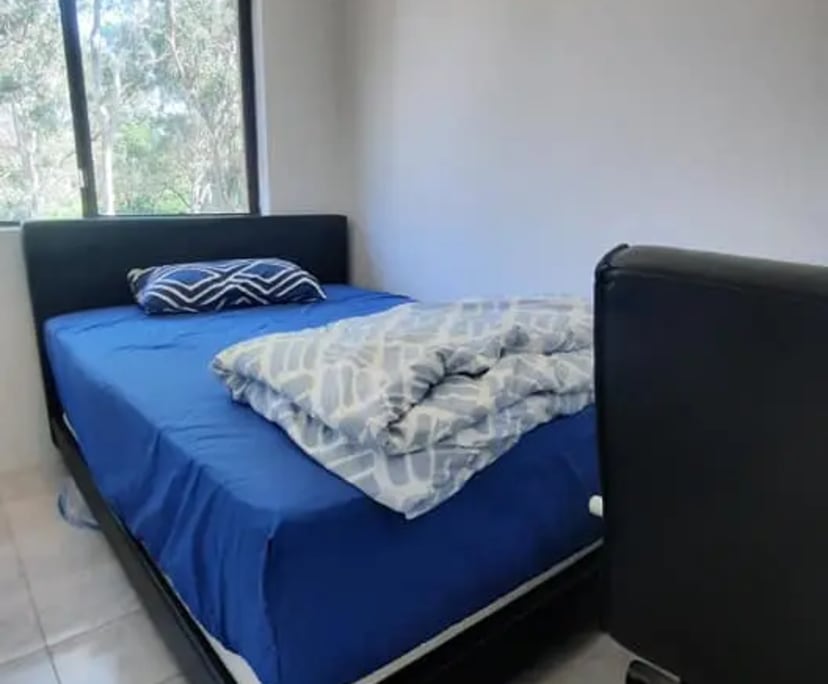 Furnished room in a flatshare