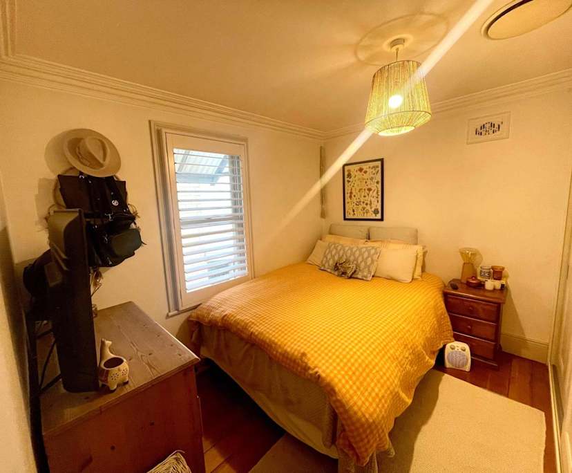 Room in a share house