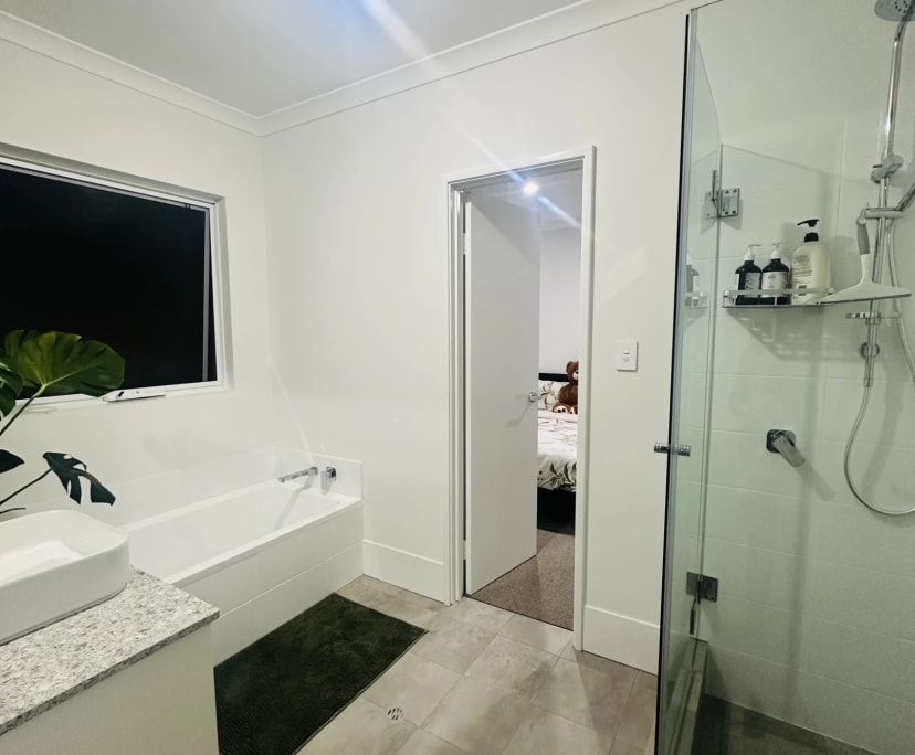$320, Share-house, 3 bathrooms, Wattle Grove WA 6107
