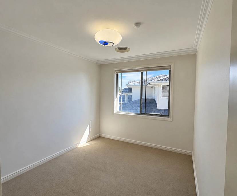 Unfurnished room in a share house