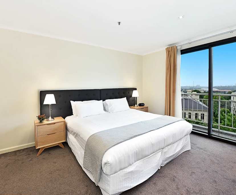 $695, Studio, 1 bathroom, Melbourne VIC 3000
