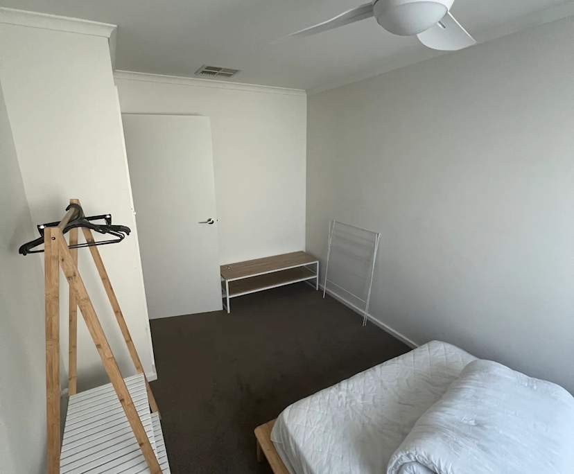Room in a share house