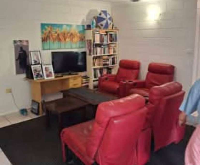 $250, Flatshare, 3 bathrooms, Hermit Park QLD 4812