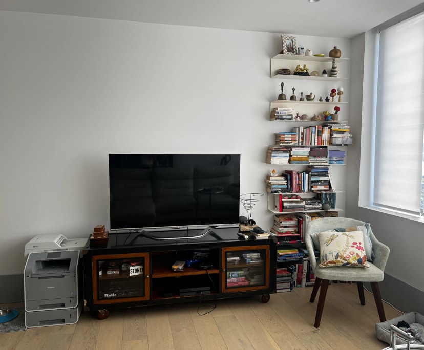 Furnished room in a flatshare