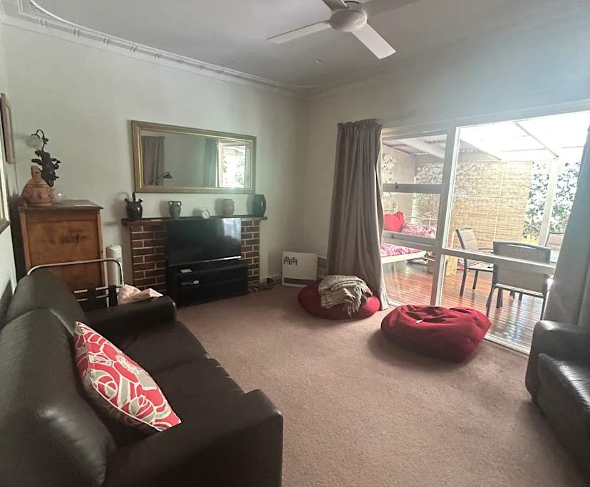 Furnished room in a share house