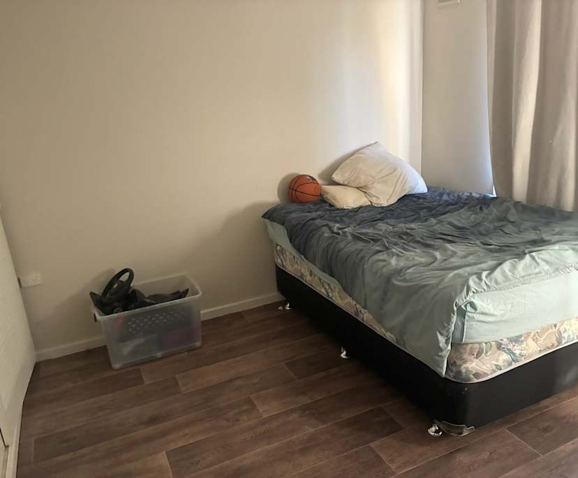 Room in a share house