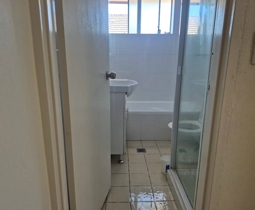 $350, Flatshare, 2 bathrooms, Wiley Park NSW 2195