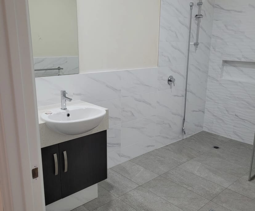 Whole Property for Rent in Cloverdale, Perth 500,...