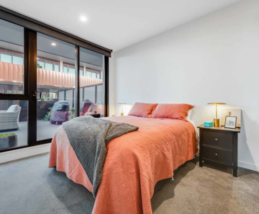 Unfurnished room with ensuite in a flatshare