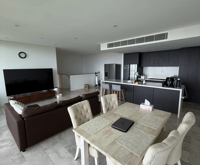 Furnished room in a flatshare