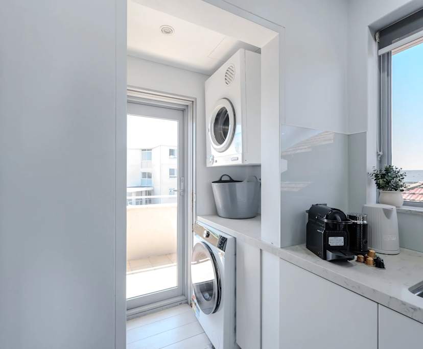 $1,590, Whole-property, 2 bathrooms, Queenscliff NSW 2096