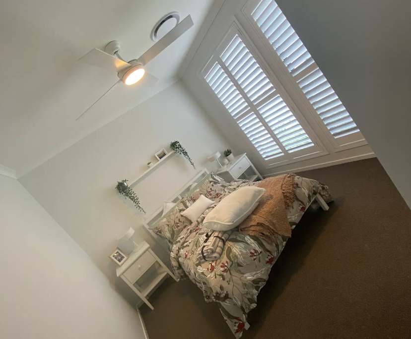 Room in a share house
