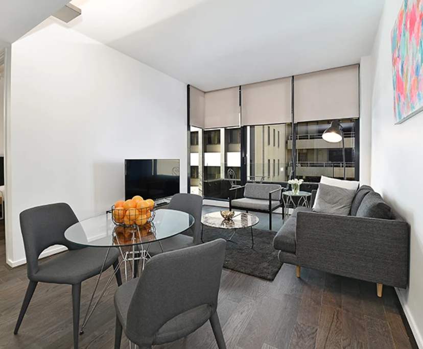 $725, 1-bed, 1 bathroom, Melbourne VIC 3004