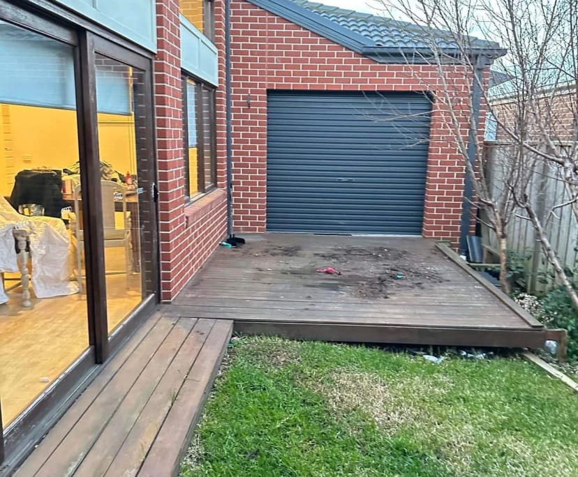 Room for Rent in Clyde North, Melbourne 250, Unfu...