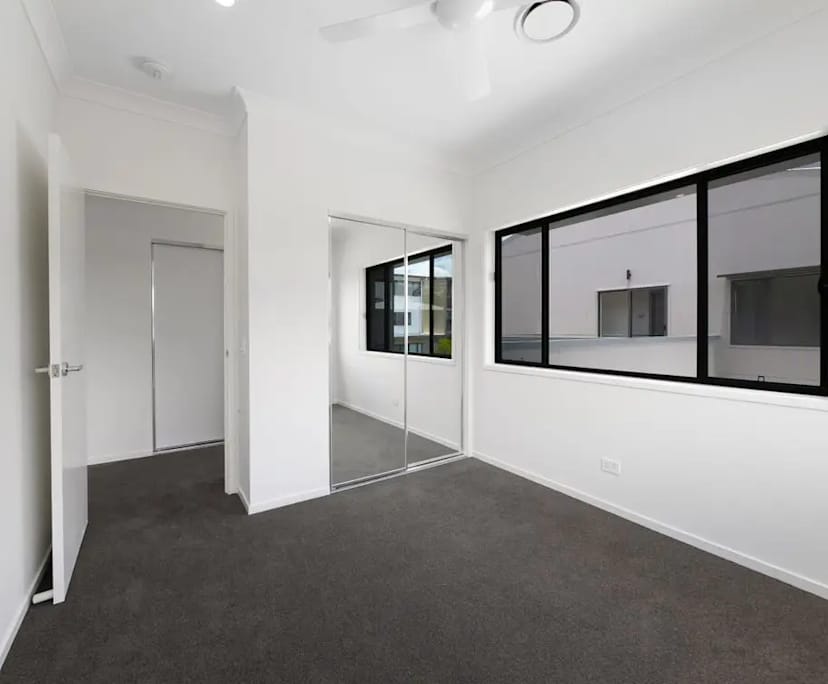 $295, Share-house, 3 bathrooms, Hope Island QLD 4212