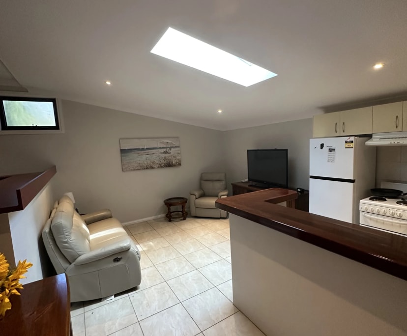 Granny Flat for Rent in North Narrabeen, Sydney 8...