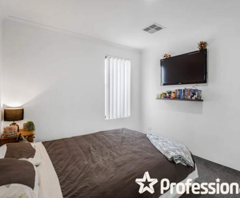 Unfurnished room with own bathroom